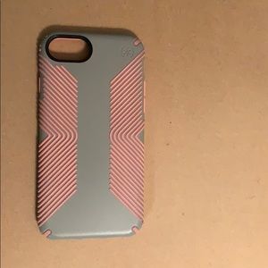 iPhone 6/7/8 Speck case
